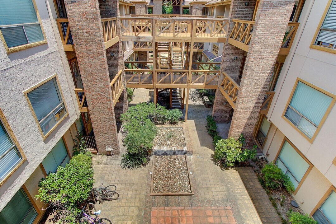 806 W 24th St in Austin, TX - Building Photo