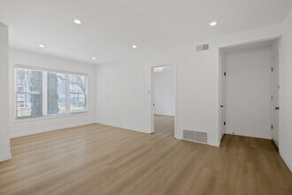 300 California Ave, Unit 2 in Santa Monica, CA - Building Photo - Building Photo