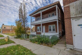 2253 Niagara St in Niagara Falls, NY - Building Photo - Building Photo
