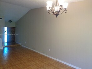 811 SW 12th Pl-Unit -1 in Fort Lauderdale, FL - Building Photo - Building Photo