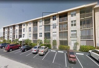 4501 NE 21st Ave, Unit 406 in Fort Lauderdale, FL - Foto de edificio - Building Photo