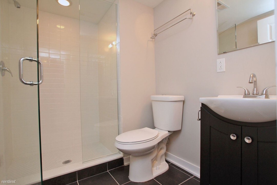 2006 Walnut St-Unit -Unit F in Philadelphia, PA - Foto de edificio