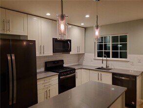 1410 Bellmar Dr in Round Rock, TX - Foto de edificio - Building Photo