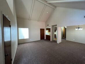 2017 Floyd Ave in Modesto, CA - Building Photo - Building Photo