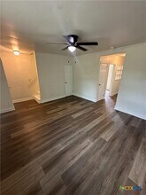 1204 E Warren Ave in Victoria, TX - Building Photo - Building Photo