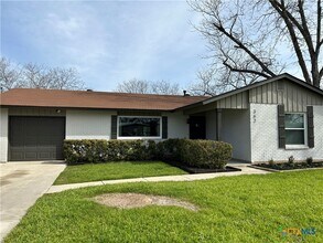362 Lockener Ave in New Braunfels, TX - Building Photo - Building Photo