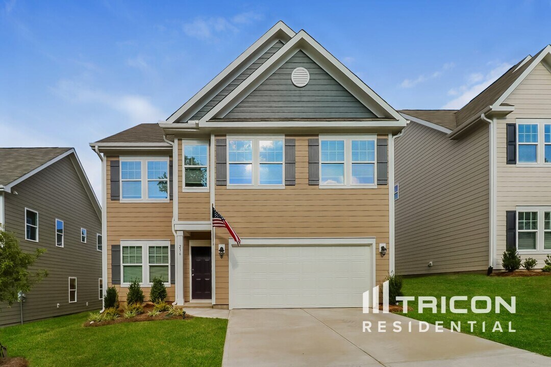 236 Queenshall Rd in Mooresville, NC - Building Photo