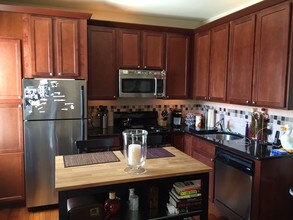 2417 Spruce Street in Philadelphia, PA - Building Photo - Building Photo
