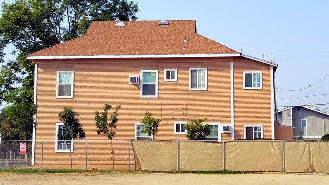 Owens Property in Bakersfield, CA - Building Photo - Building Photo