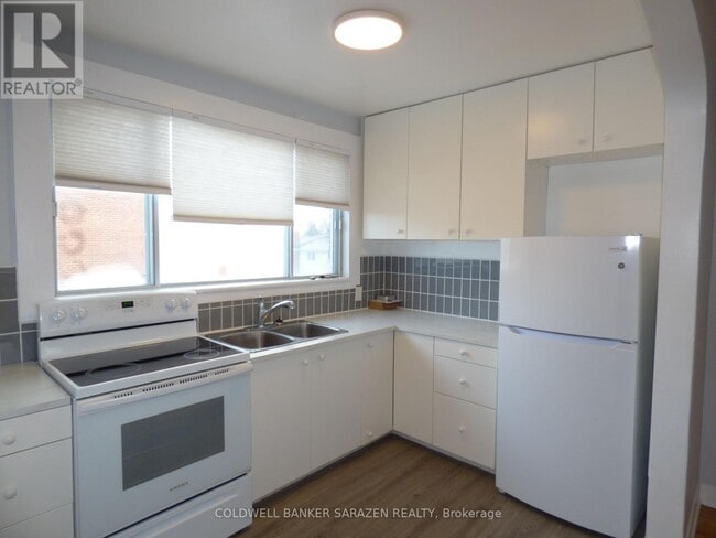 683 Irene Crescent in Ottawa, ON - Building Photo - Building Photo