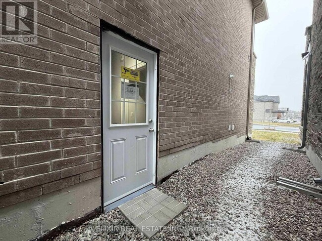 27 Belay Bnd in East Gwillimbury, ON - Building Photo - Building Photo