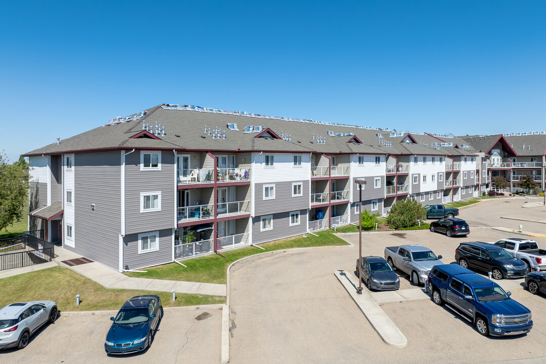 Devonshire on The Park in Red Deer, AB - Building Photo