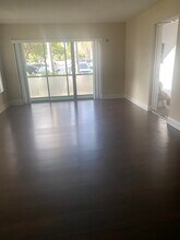 1010 Green Pine Blvd in West Palm Beach, FL - Building Photo - Building Photo