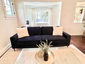 7865 Willoughby Ave, Unit 7865 in West Hollywood, CA - Building Photo - Building Photo