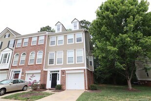 8120 Upper Lake Dr in Raleigh, NC - Building Photo