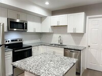 2893 White Oak Dr photo'