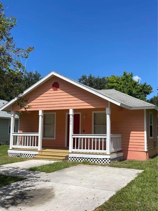 1557 20th St in Sarasota, FL - Building Photo