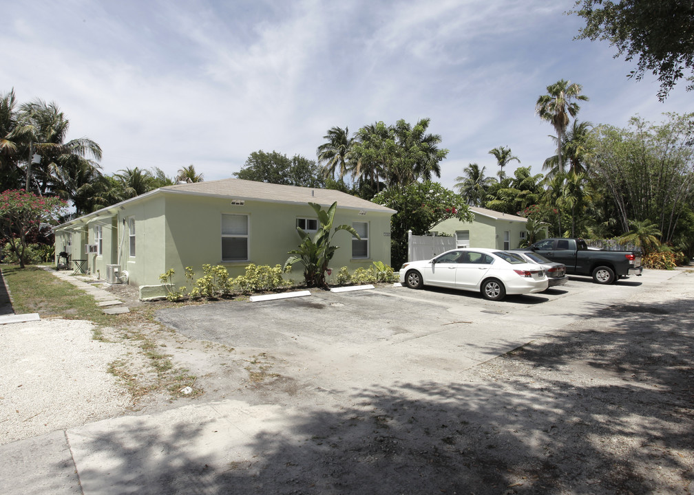 Victoria Park Apartments in Fort Lauderdale, FL - Building Photo