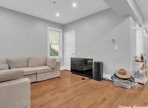 70 Harvest St, Unit 1 in Boston, MA - Building Photo - Building Photo