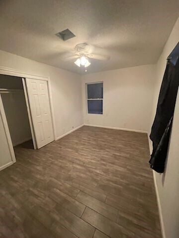 1221 Bayswater Dr in Houston, TX - Building Photo