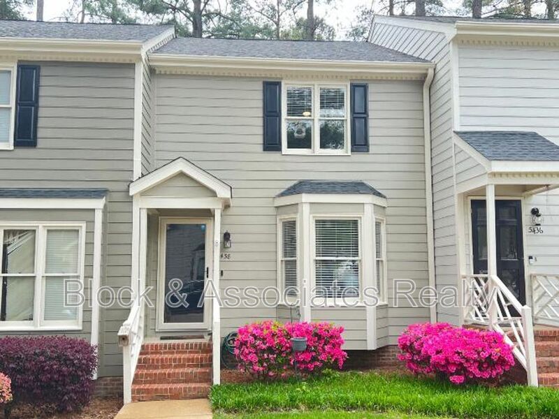 5438 Sharpe Dr in Raleigh, NC - Building Photo