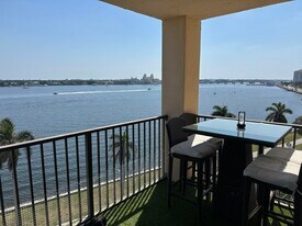 1801 N Flagler Dr in West Palm Beach, FL - Building Photo