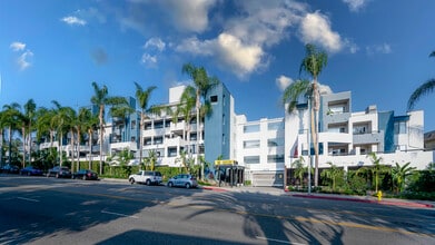 Crescent at West Hollywood in West Hollywood, CA - Foto de edificio - Building Photo