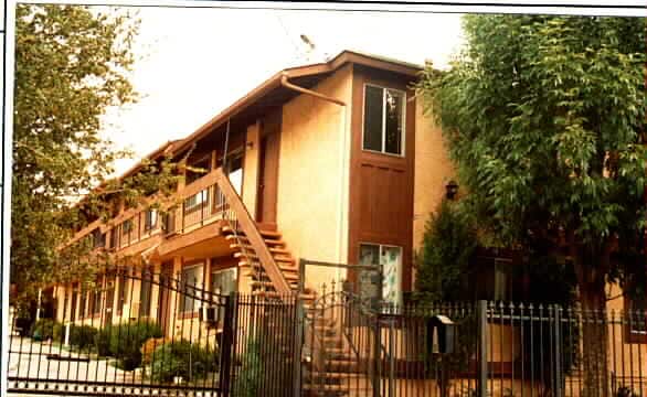 7139 Greeley St in Tujunga, CA - Foto de edificio