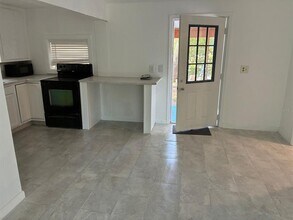 106 Penna Ave in Pomona Park, FL - Building Photo - Building Photo