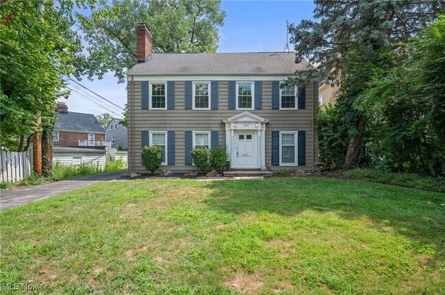 property at 3595 Glencairn Rd