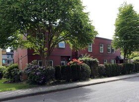 1710 Maple St in Vancouver, BC - Building Photo