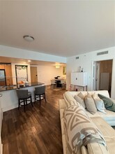 350 S Miami Ave in Miami, FL - Building Photo - Building Photo