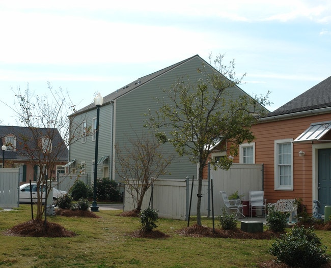 1930 C Annunciation St in New Orleans, LA - Building Photo - Building Photo