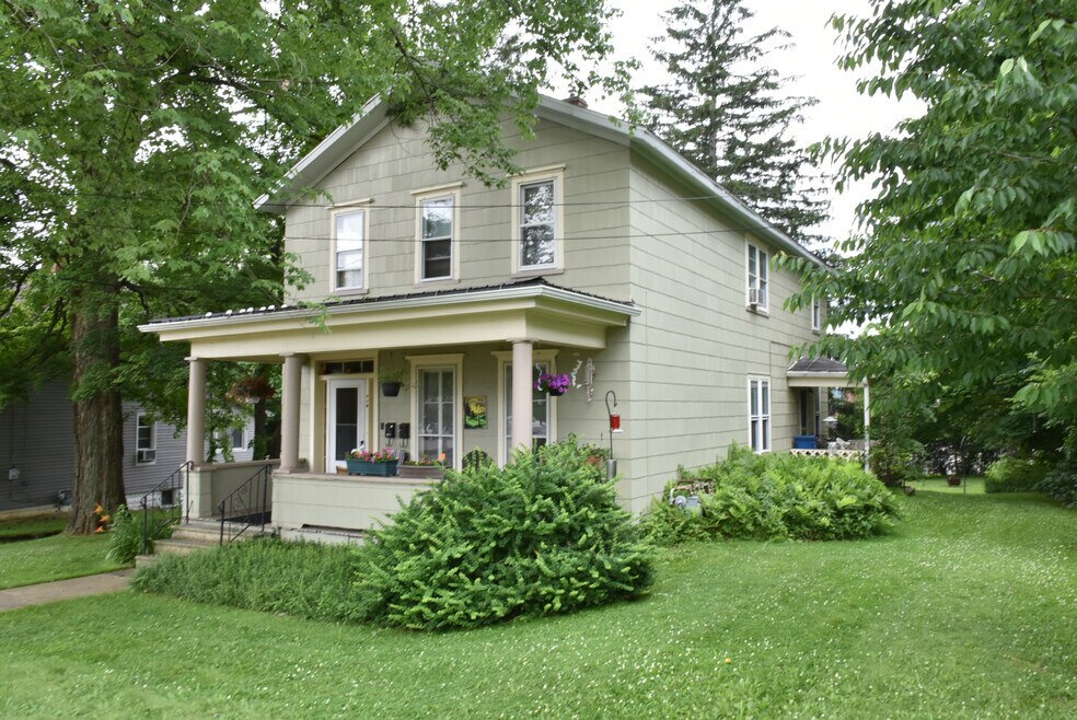 10891 Perry Hwy Apartments and Nearby Meadville Apartments For Rent