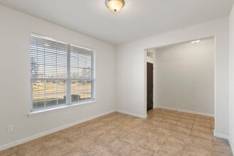 9205 Nickel Creek Dr in Fort Worth, TX - Foto de edificio - Building Photo