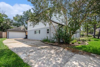 2283 Woodland Springs St in Houston, TX - Building Photo - Building Photo