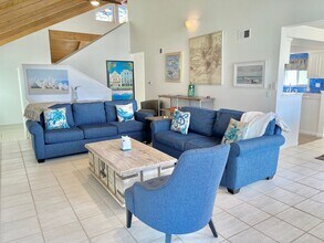 4025 Ocean Dr in Oxnard, CA - Building Photo - Building Photo