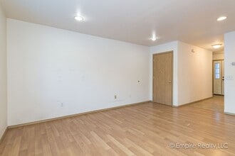 4773 Glasgow Dr in Fairbanks, AK - Building Photo - Building Photo