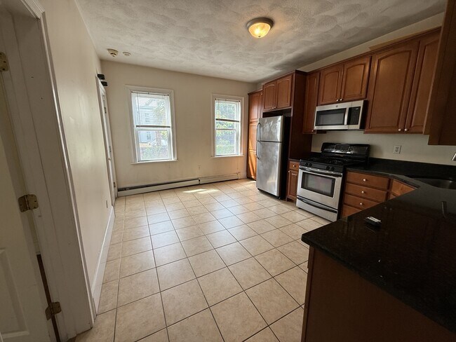 12 Marcella St in Cambridge, MA - Building Photo - Building Photo
