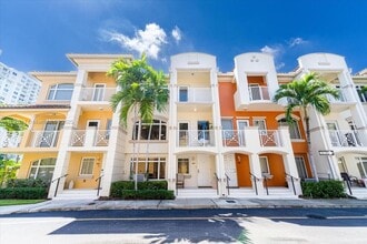 2802 NE 184th Terrace in Aventura, FL - Building Photo - Building Photo