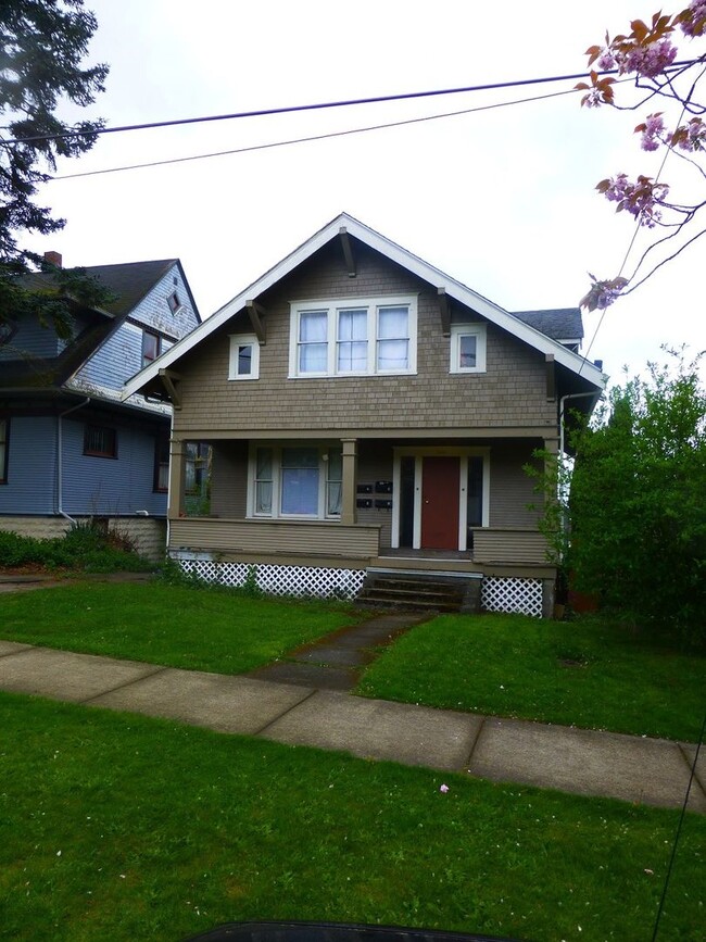 property at 1525 Humboldt St