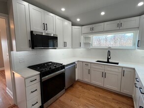 6427 Elm St, Unit 2 in Morton Grove, IL - Foto de edificio - Building Photo