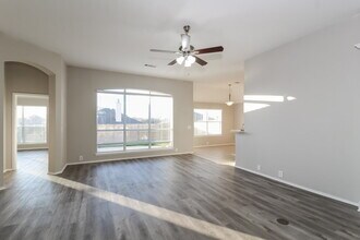 2716 Stallion Dr in Little Elm, TX - Building Photo - Building Photo