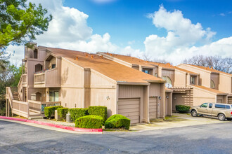 Shadowbrook Apartments in Roseville, CA - Building Photo - Building Photo