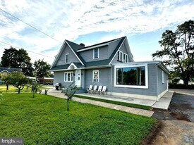 4517 US-130 in Burlington, NJ - Building Photo