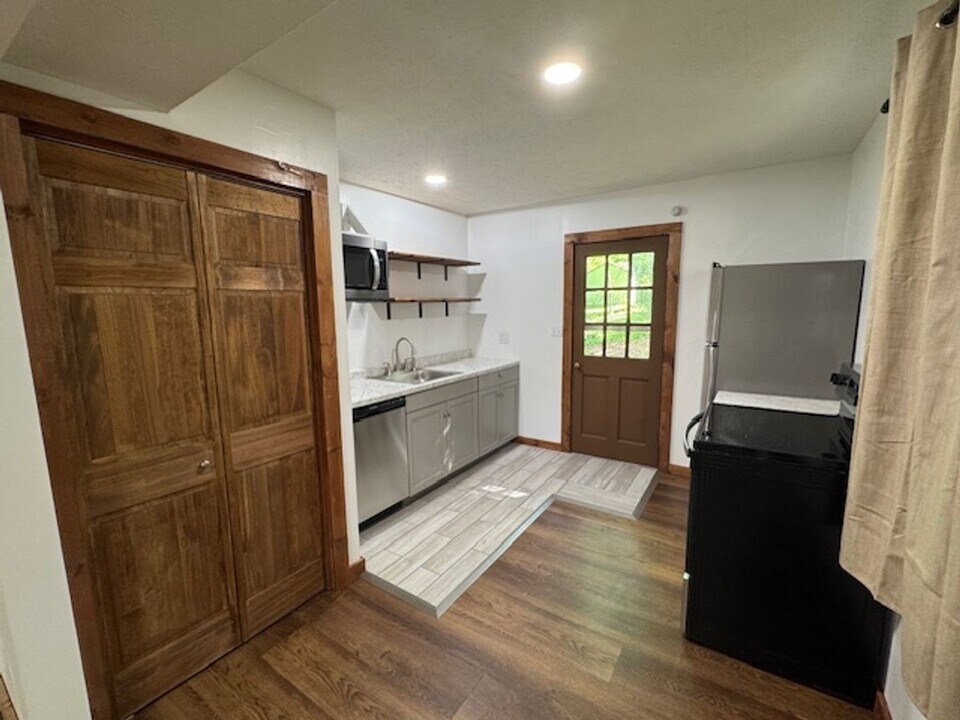 1032 Moseley Dr in Lynchburg, VA - Building Photo