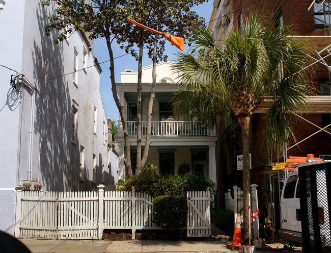 78 Society St in Charleston, SC - Building Photo - Building Photo