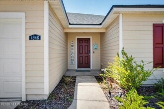 4948 Big Pine Dr in Jacksonville, FL - Building Photo - Building Photo