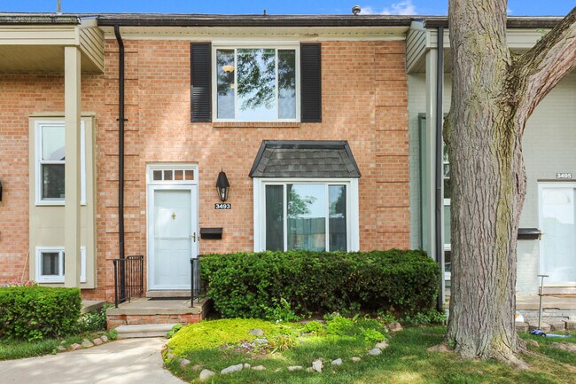 property at 3493 Burbank Dr