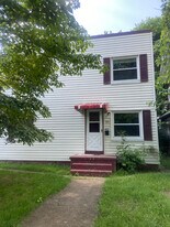 328 6th Ave W in Huntington, WV - Building Photo